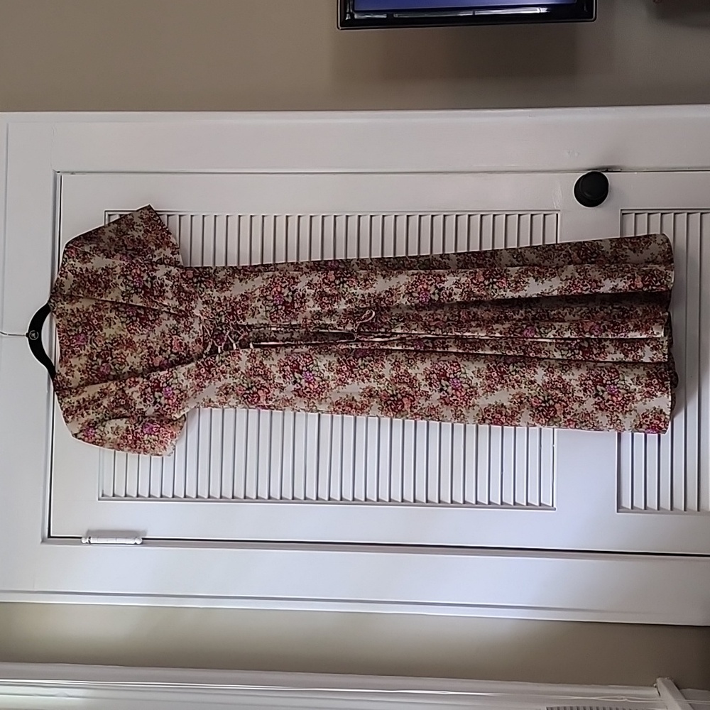 VGUC- Y2K Vintage Rebecca Floral Dress with lace up tie back,  Size 5/6